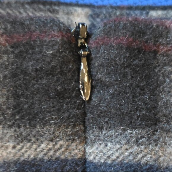 Talbots Petite Size 8 Plaid Wool Blend Skirt With Back Zipper & Button Closure - Picture 7 of 10
